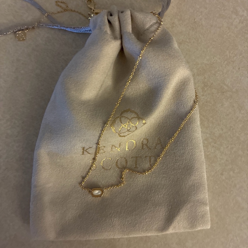Kendra Scott Gold Mini Elsie Necklace
